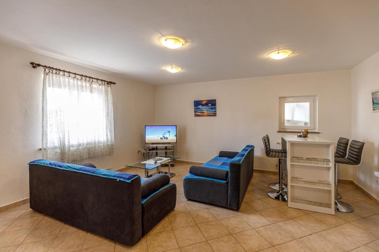 Ferienhaus Sascha In Poreč Exteriör bild