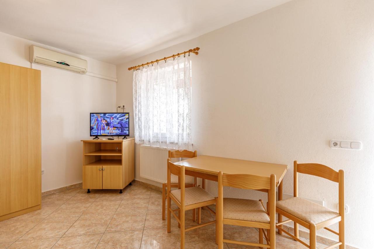 Ferienhaus Sascha In Poreč Exteriör bild