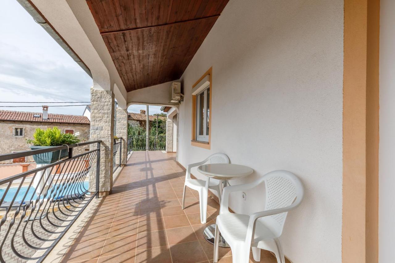 Ferienhaus Sascha In Poreč Exteriör bild