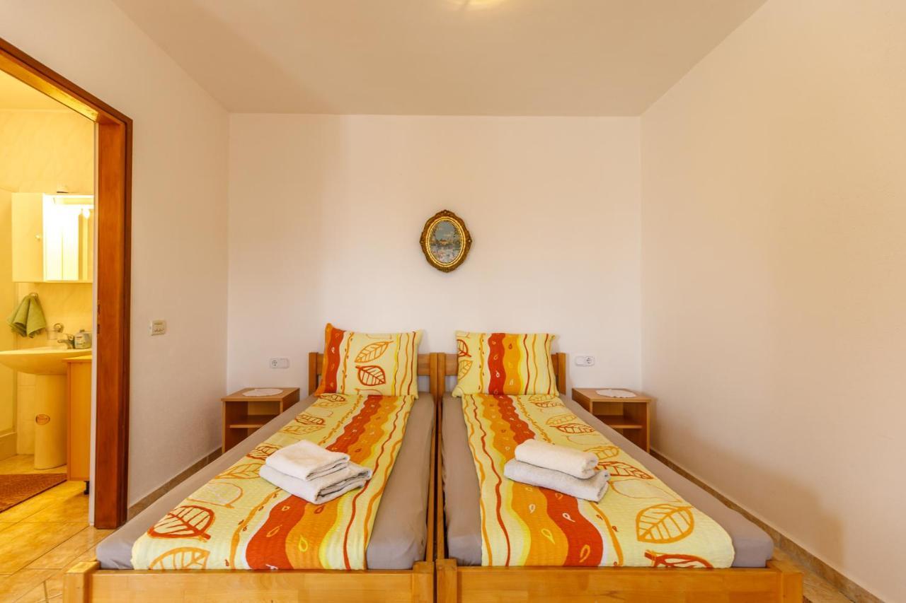 Ferienhaus Sascha In Poreč Exteriör bild