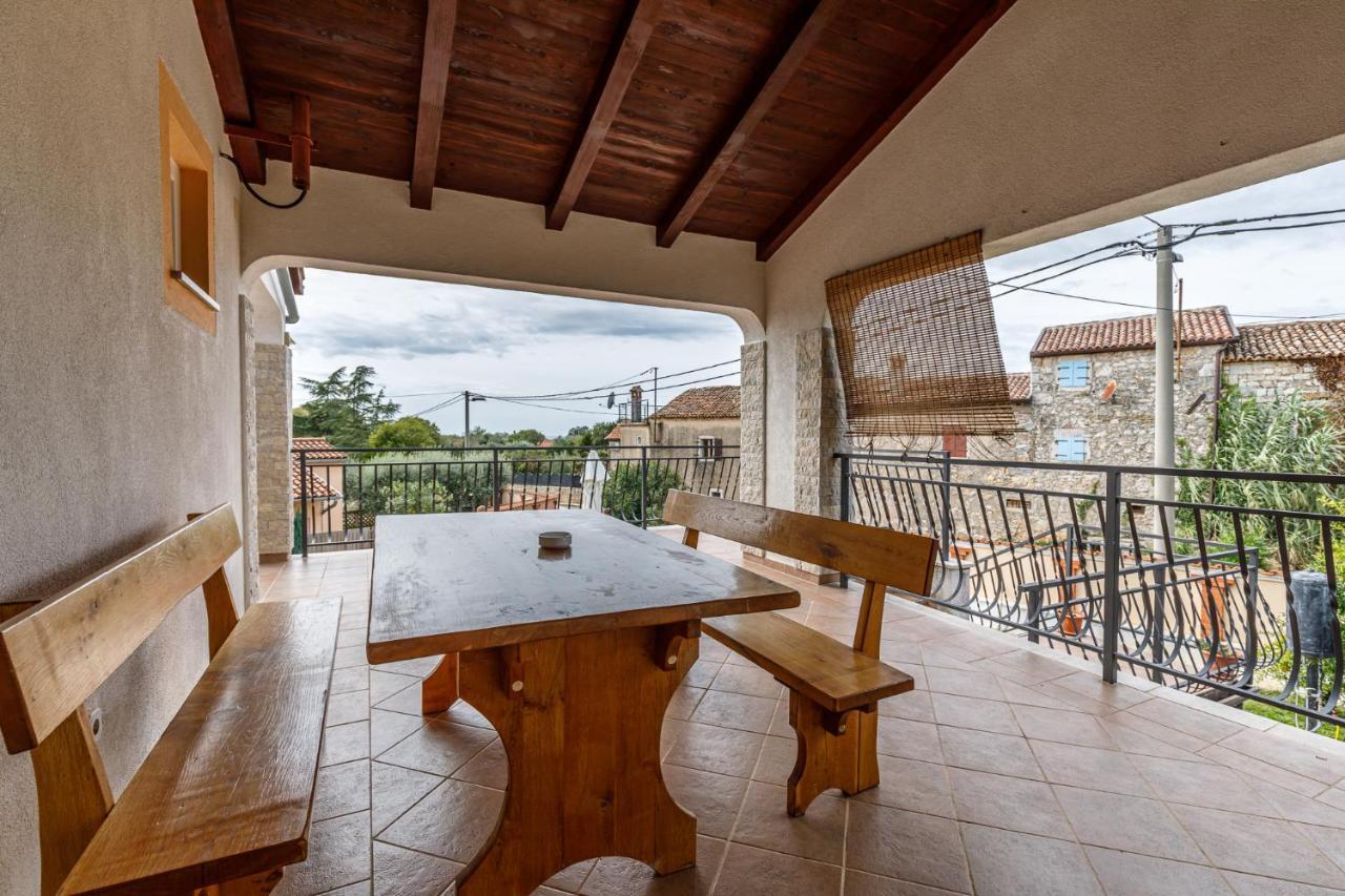Ferienhaus Sascha In Poreč Exteriör bild