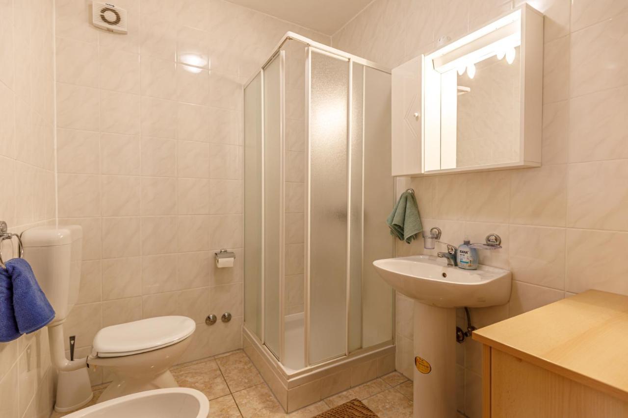 Ferienhaus Sascha In Poreč Exteriör bild